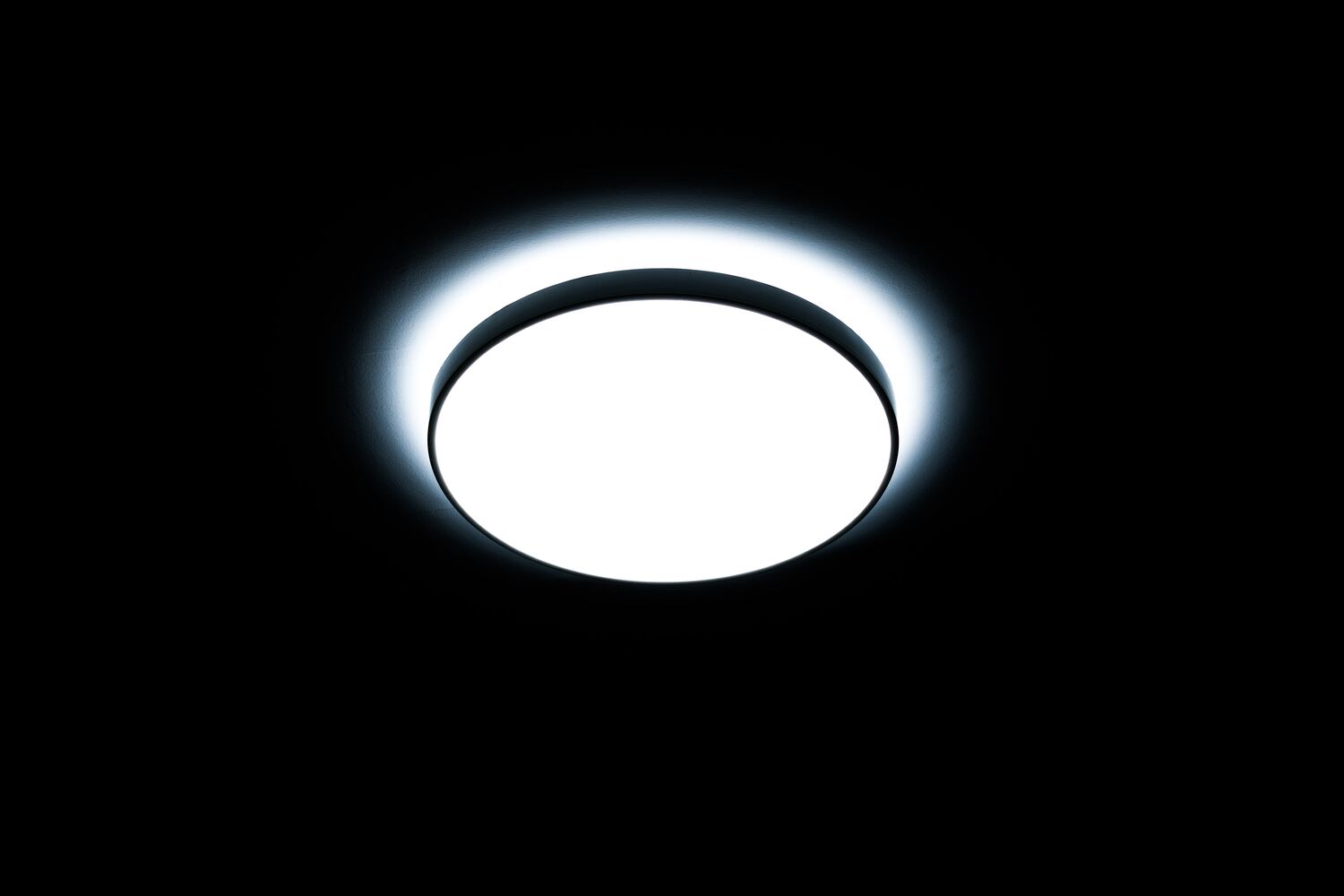 Step by Step: How to Remove Ceiling Light Cover no Screws